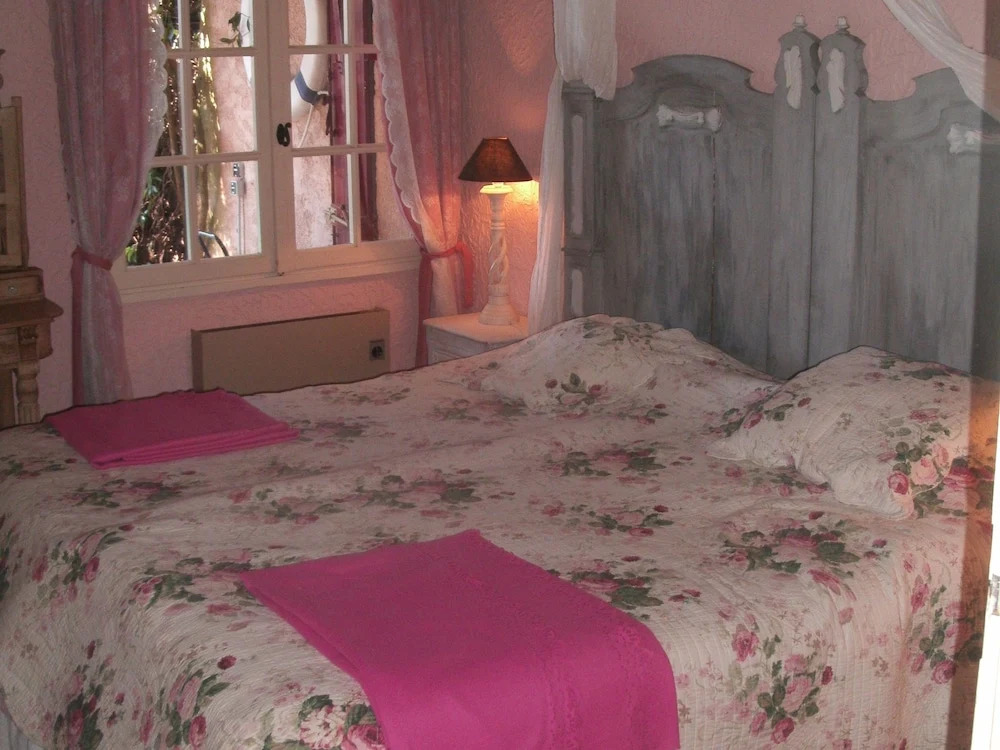 Charming Holiday Home With Private Pool Within Short Distance of Plage de Gigaro