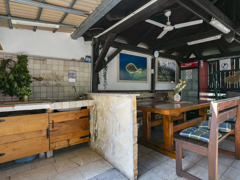 Lovely Apartment in Pirovac With Balcony