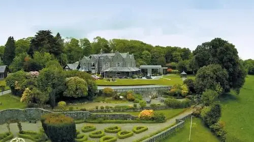 Bron Eifion Hotel