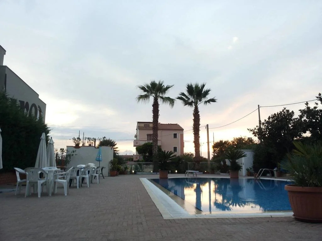 Hotel Marecharo