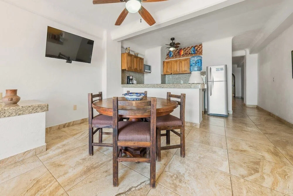 Ocean View 1Br Condo-balcony-beach-pool - 202