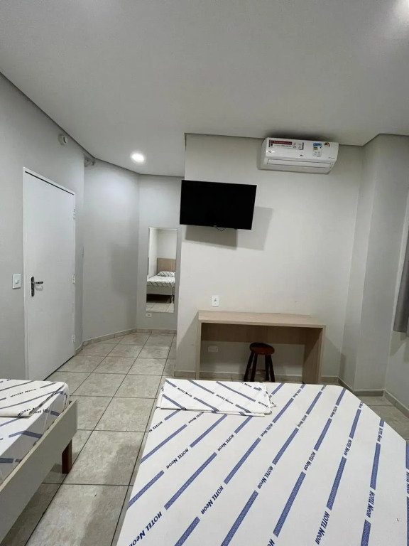 Hotel Neon - próximo a 25 de março, Bom Retiro e Brás, á 2min do mirante Sampa SKY e pista de skate Anhangabaú