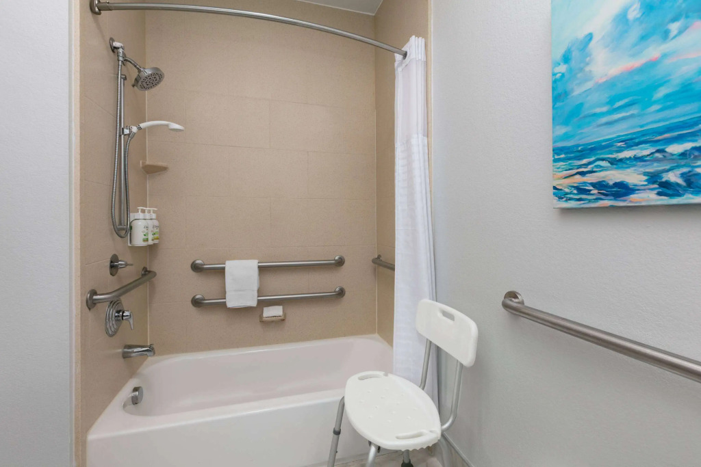 La Quinta Inn & Suites by Wyndham Ft Worth-Burleson