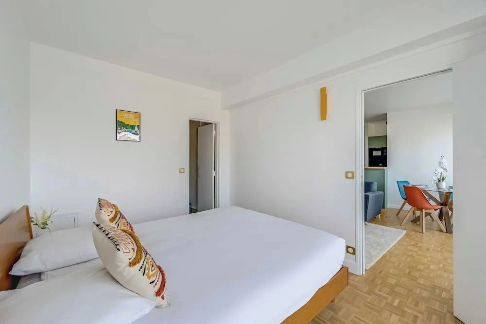 Bright Flat - 1bdr/4p- Near Paris and La Defense