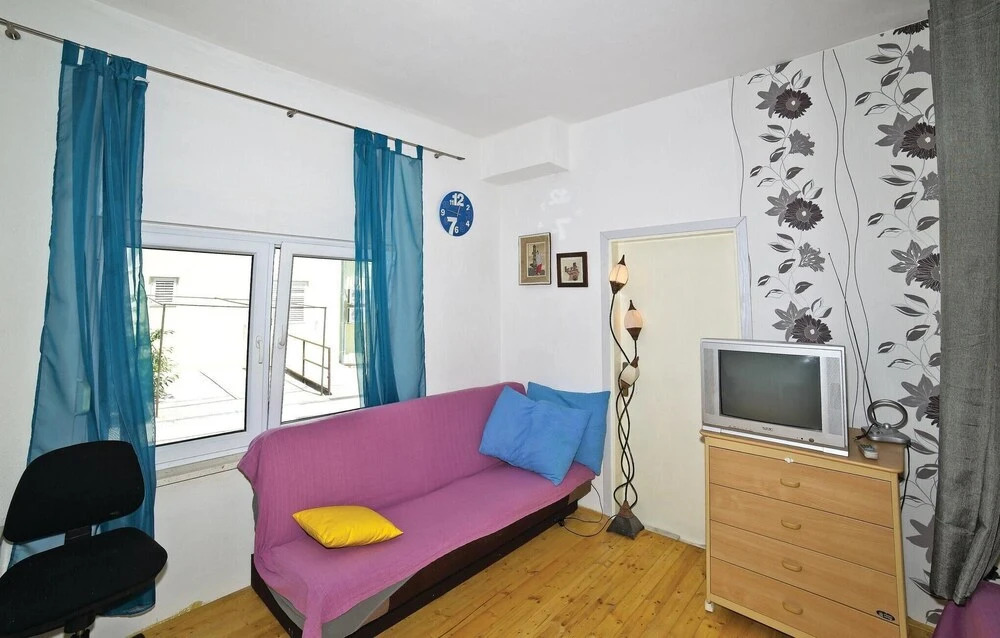 Amazing Apartment in Mastrinka With Wifi