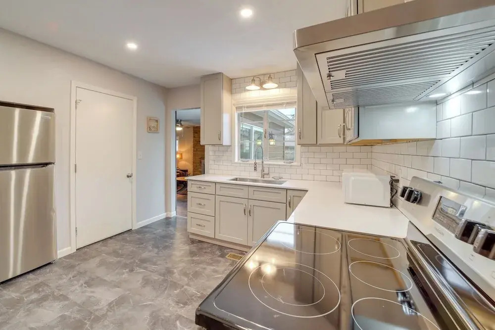 6 Mi to Dtwn: Dog-friendly Home w/ Yard in Tulsa