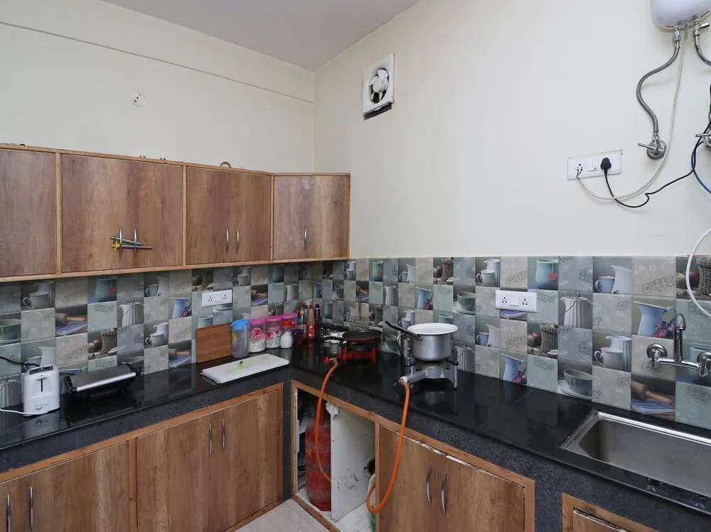 Oyo 13920 Home Spacious Studios Shuru