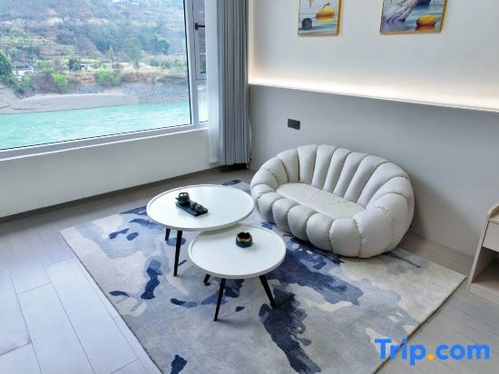 Lulin Mountain Villa Homestay (Shangri-La Tiger Leaping Gorge Scenic Area Branch)