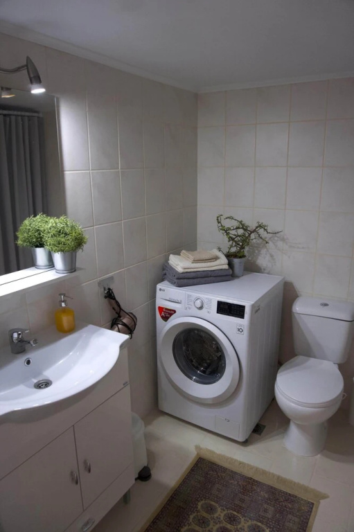 Cozy apartment, 5 min from metro station, center of Athens, newly renovated