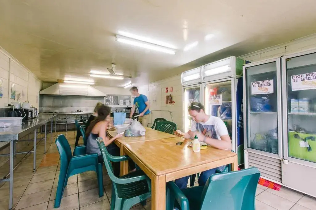 Beaches Backpackers Airlie Beach - Hostel