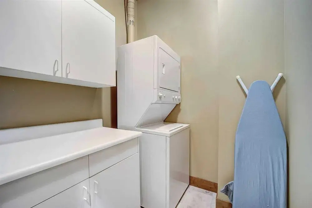 Mont Cervin 32 by AvantStay Ski In Ski Out Home in Silver Lake Village w Hot Tub