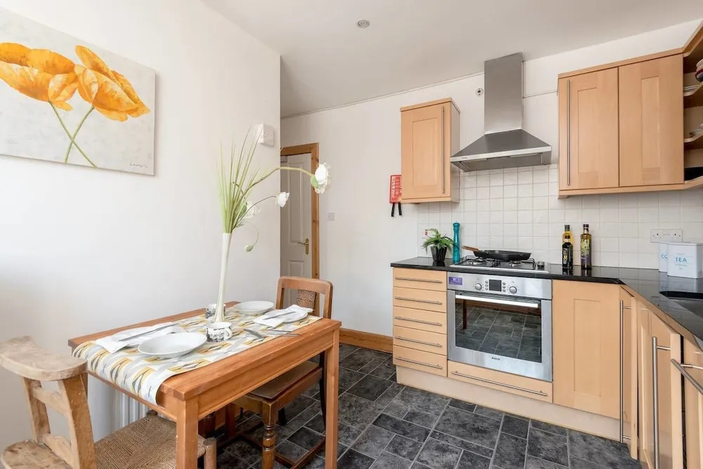 Stylish Frederick Street Flat Heart Of The Centre