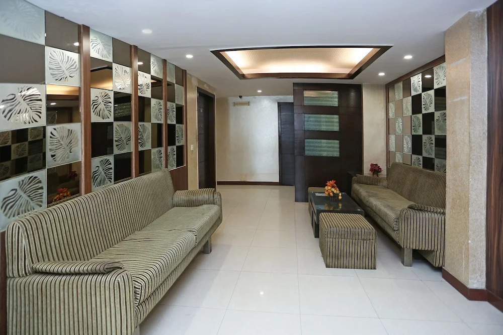 OYO 11577 Hotel Crystal Retreat