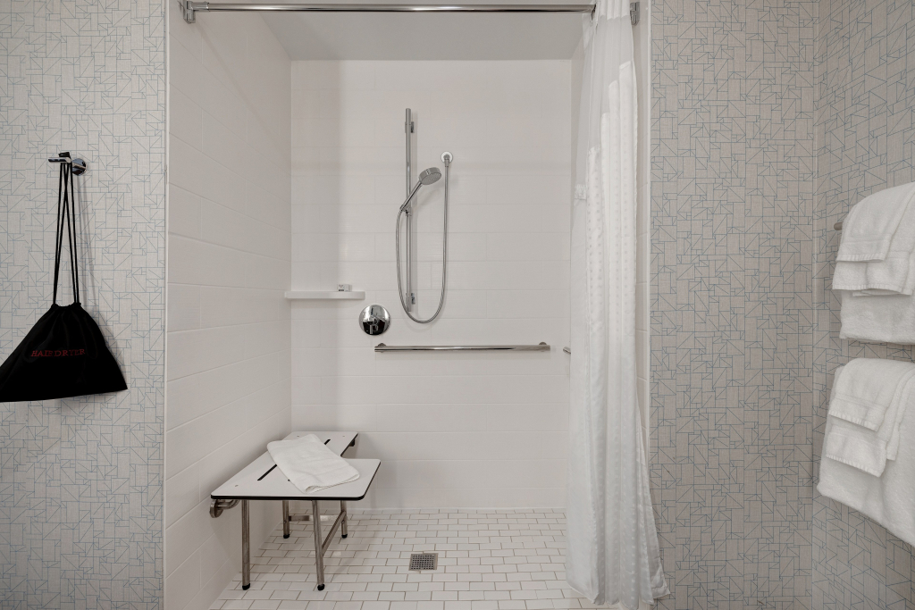 Holiday Inn Express & Suites - Detroit - Dearborn by IHG