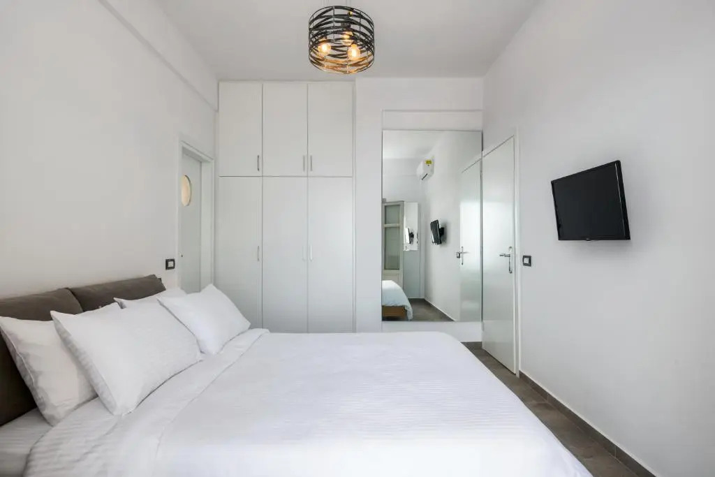 Theano Cave Suites & Villas