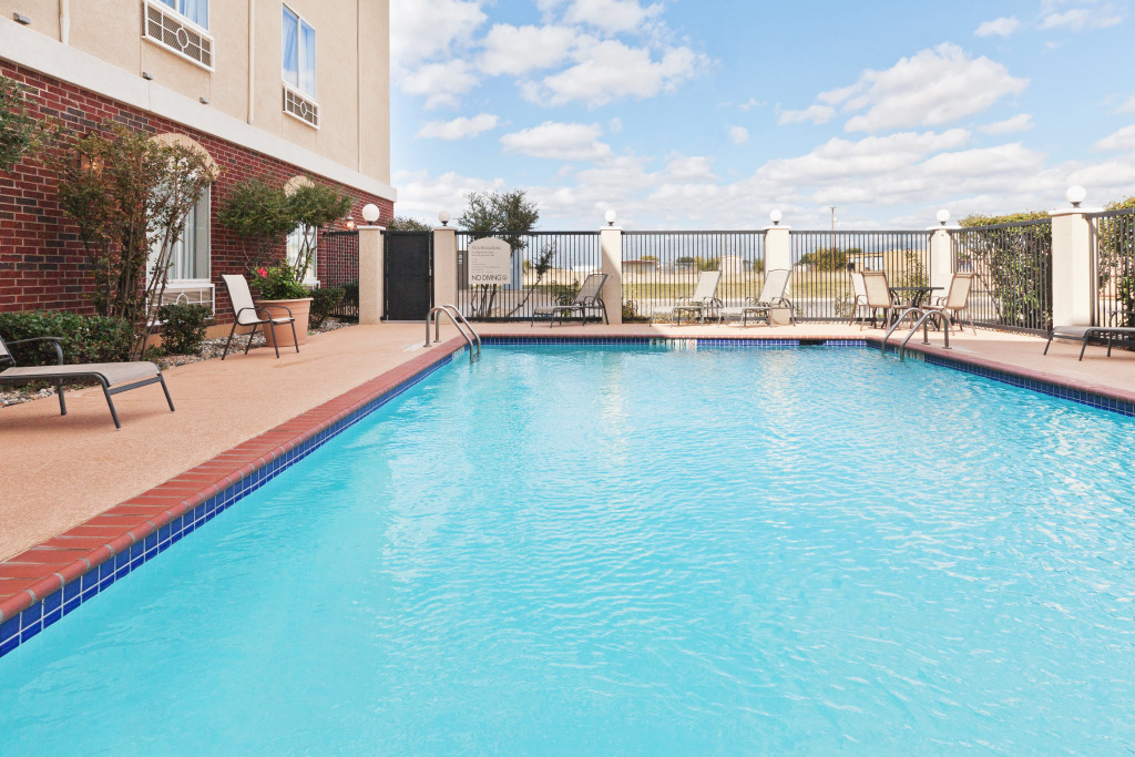 Holiday Inn Express & Suites by IHG