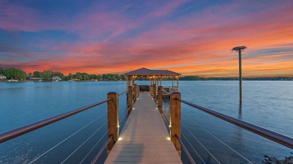 Paradise Peninsula by Avantstay Waterfront Private Beach Hot Tub View