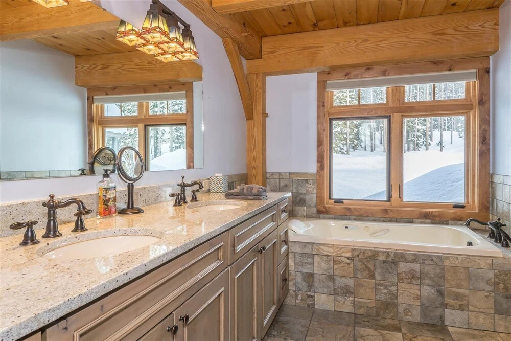 Big Sky - Little Plume Lodge