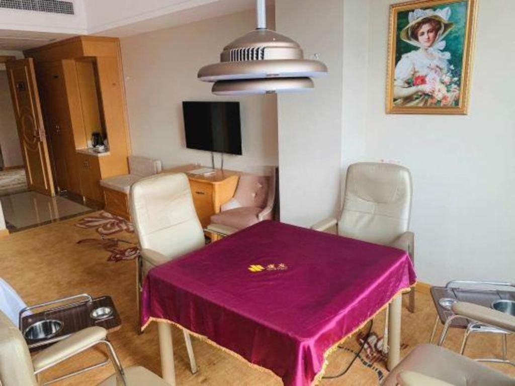 Vienna Hotel （Huizhou Zhongkai Lilin North Station Store）