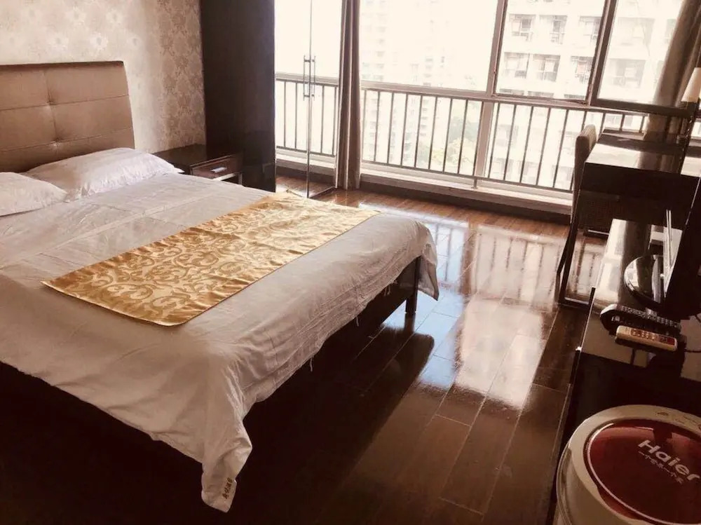 He Yue Hotel