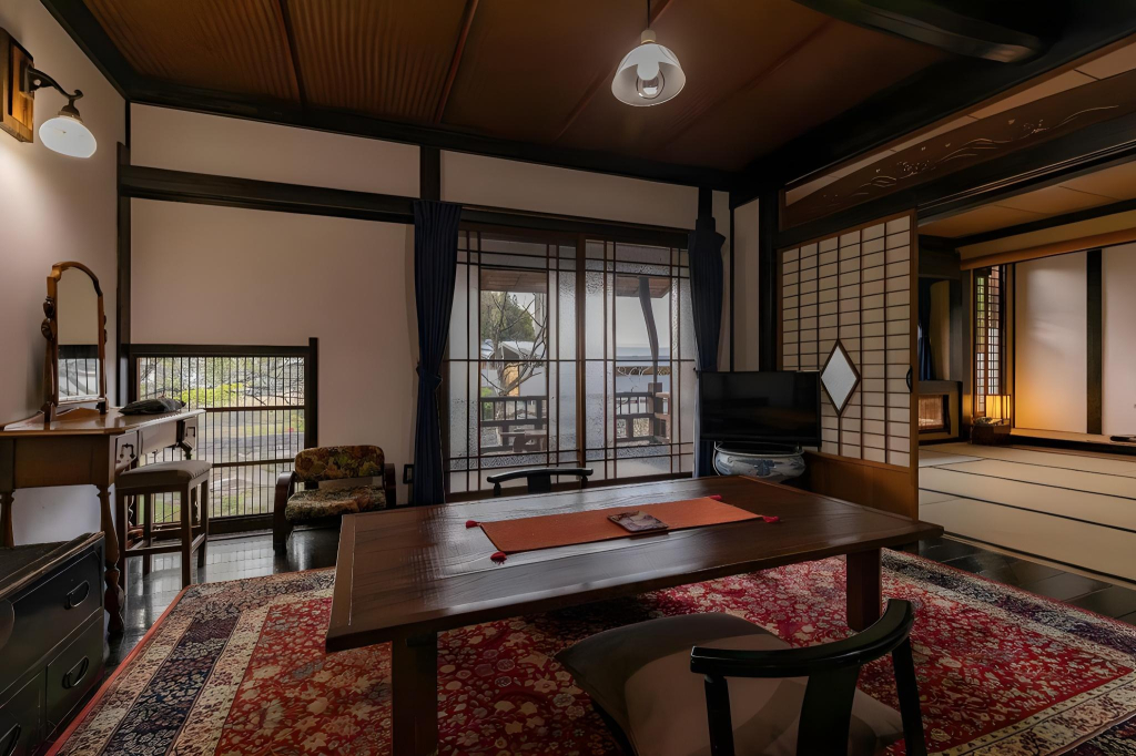 Hatago Kayausagi