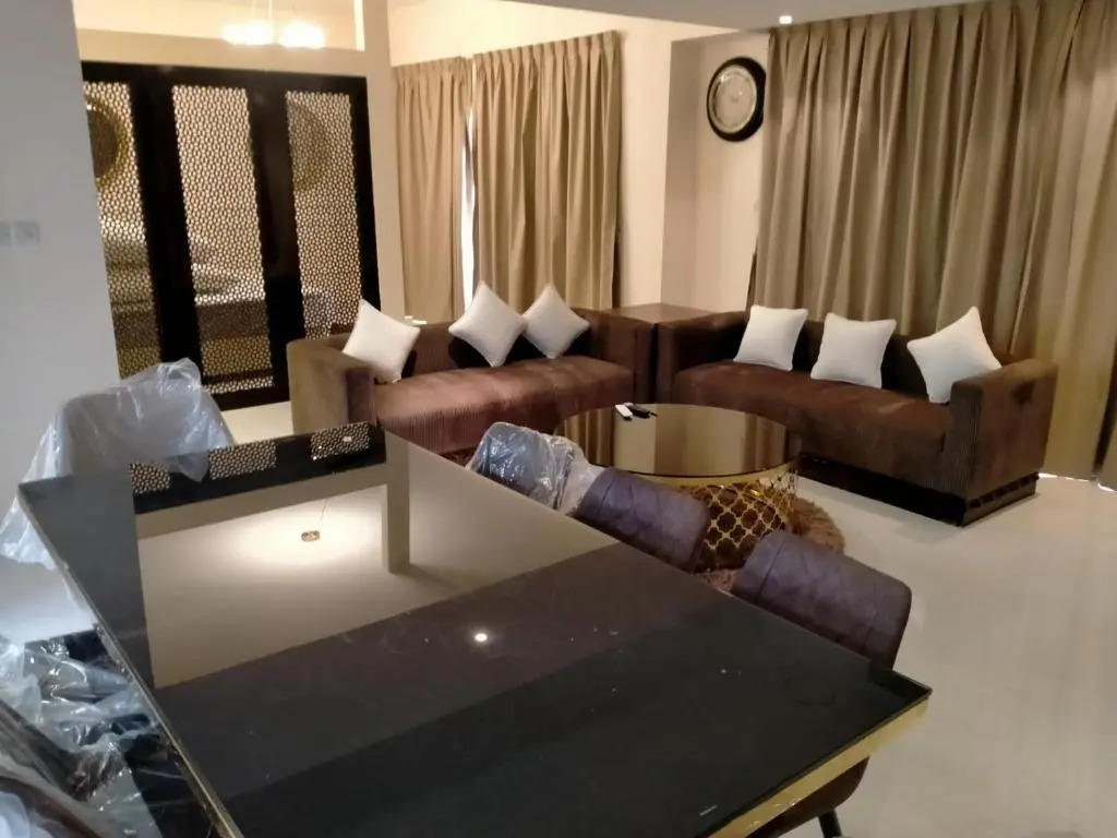 Al Hamra 4-Bedroom Luxury Villa Golf View