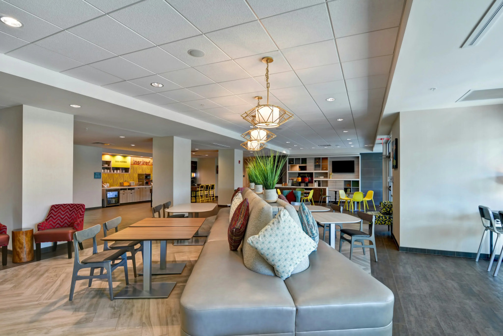 Home2 Suites By Hilton Tampa USF Near Busch Gardens