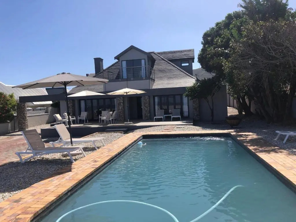 38 on Westcliff