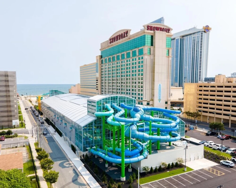 TWO Separate Stylish Cozysuites on the Boardwalk