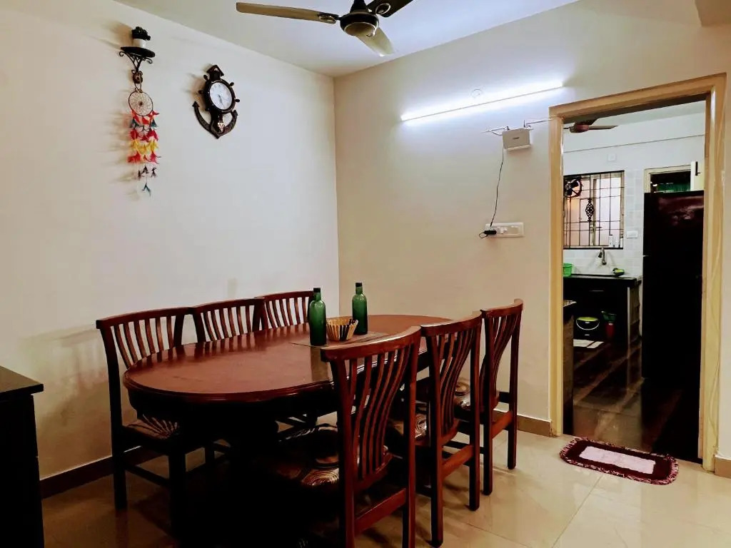 Delightful 2BHK with private veranda in the city.