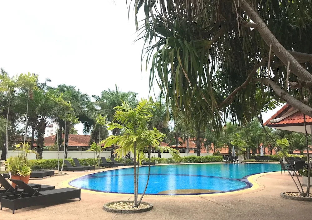 LUXURIOUS VIEW TALAY VILLA - PATTAYA HOLIDAY HOUSE