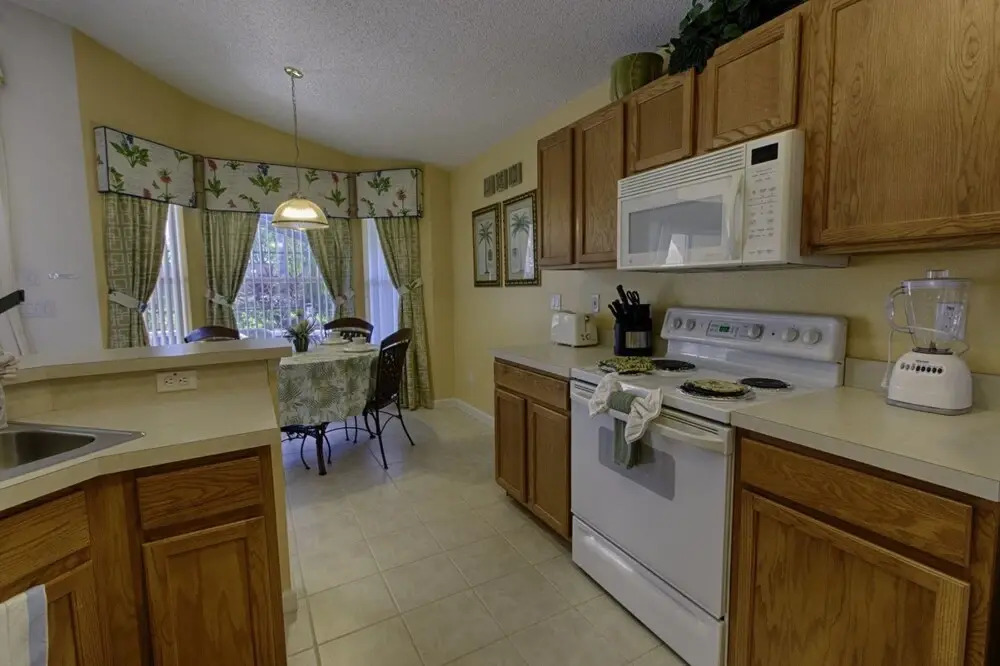 Stunning 3 bed Former Model Home With Private Upgraded Pool - 352
