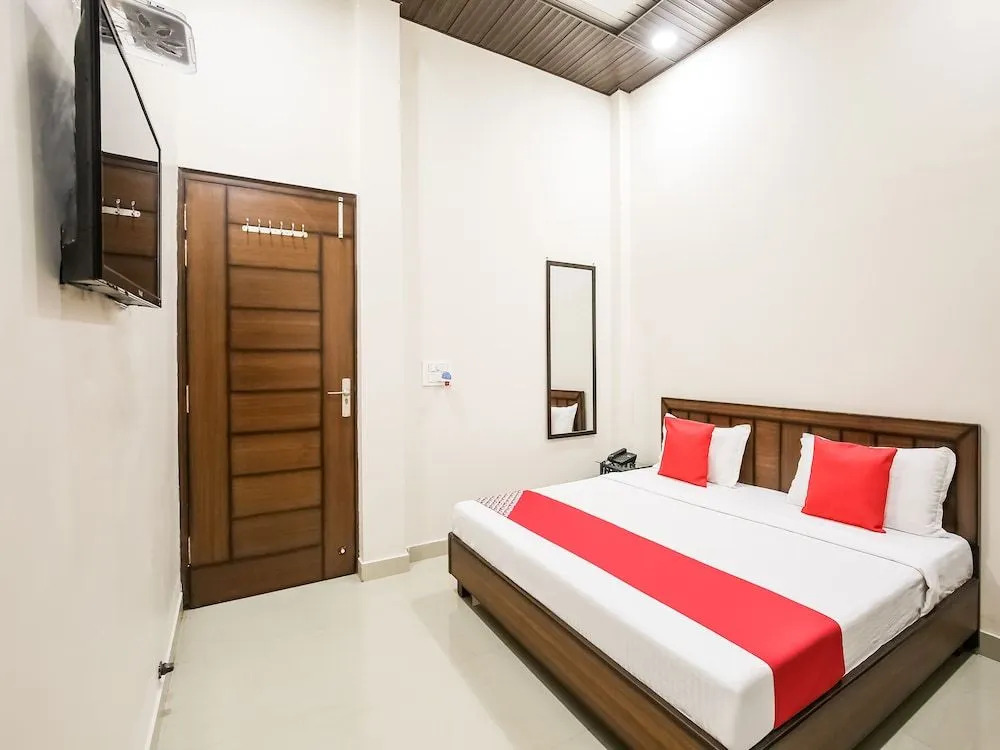 Oyo 47577 Hotel Goldenland