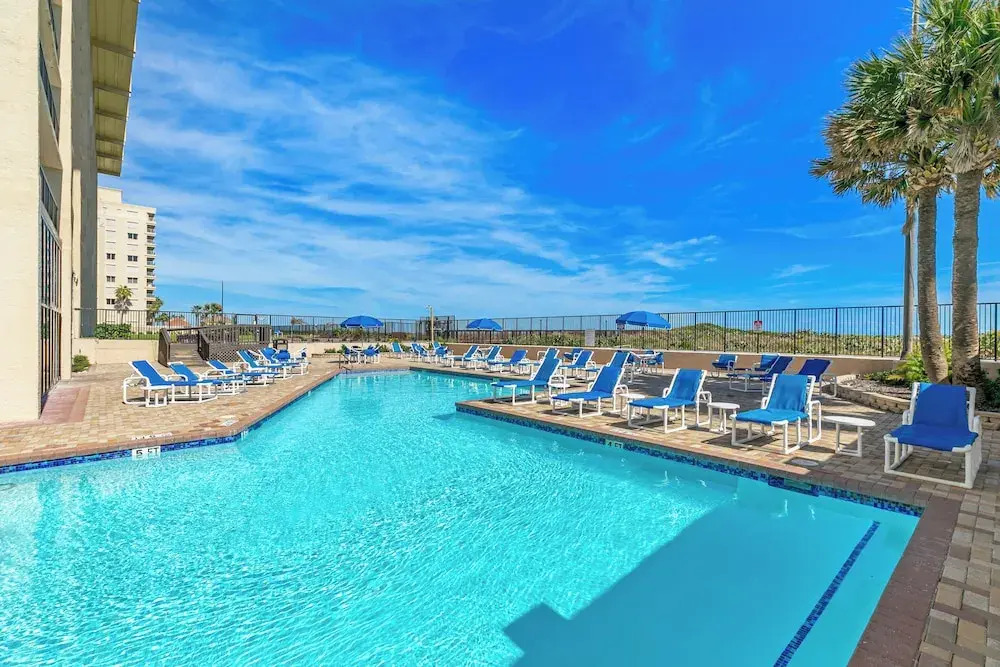 3BR w/ Wraparound Balcony: Suntide III - Unit 901