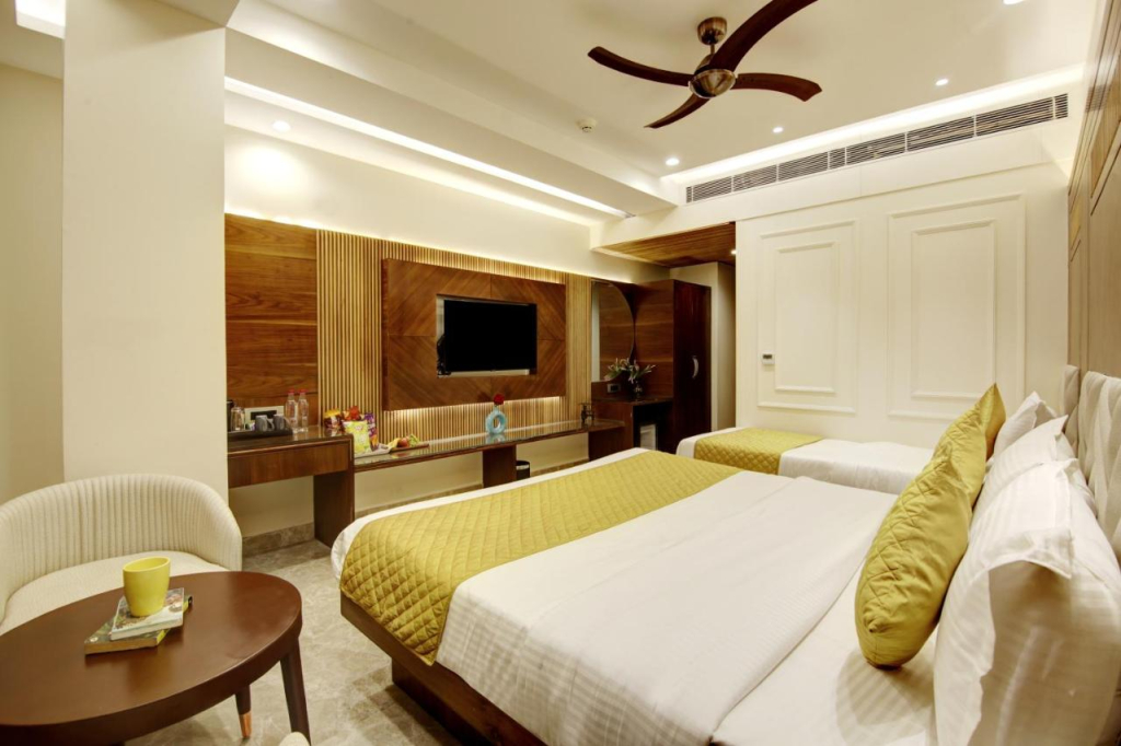 OYO 11325 Hotel Superb