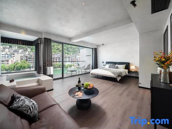 Zhenyuan · Not Late Romantic Panoramic Private Soup Designer Vacation Homestay