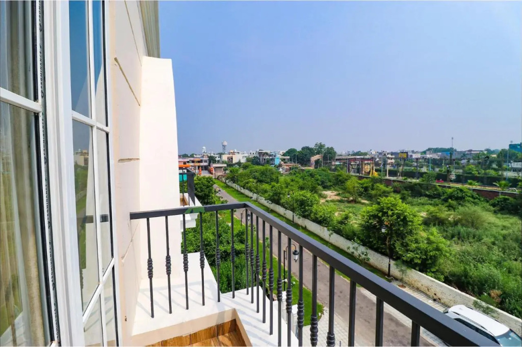 FabHotel K9 Villa