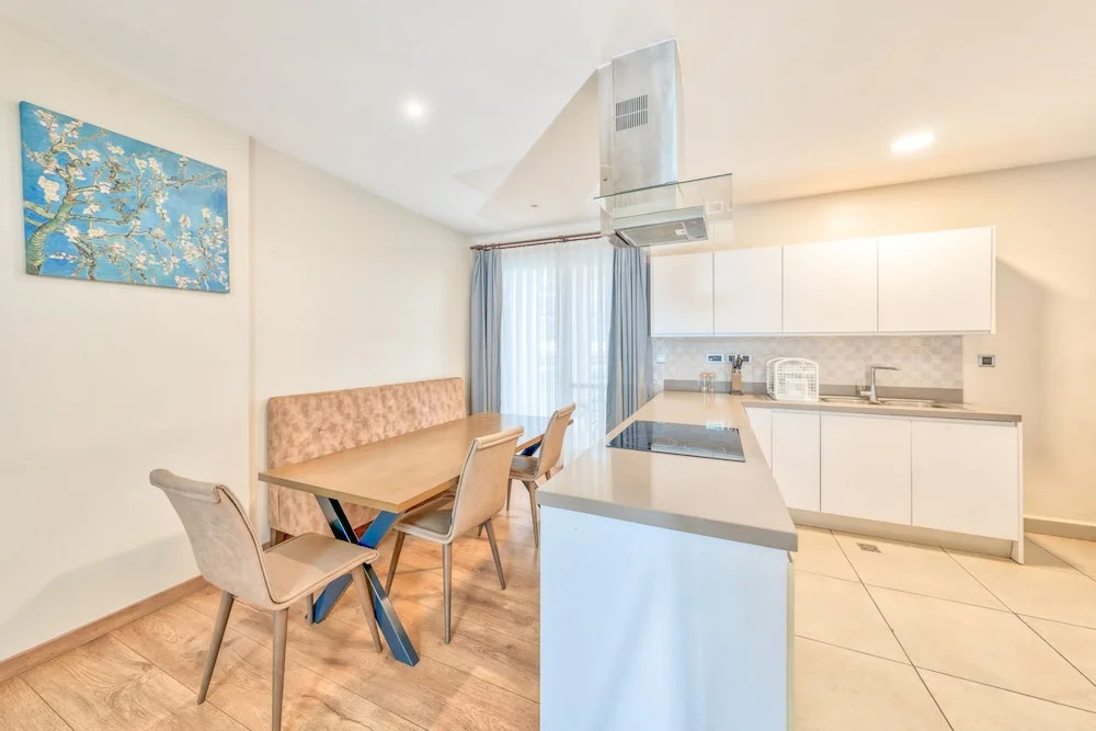 Kikambala Modern Apartment with Balcony