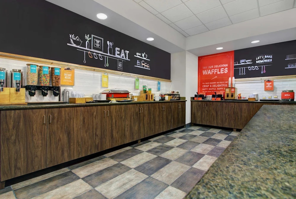 Hampton Inn & Suites Syracuse Erie Blvd I 690
