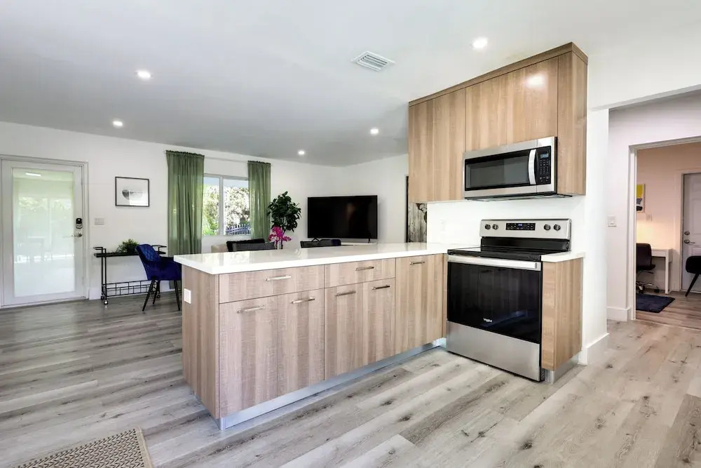 Spacious + Serene Miami Home: Walk to Metrorail