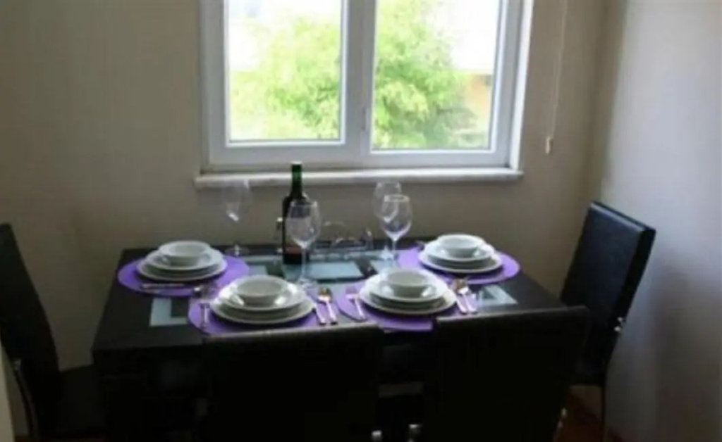 Thomas-ay Residence