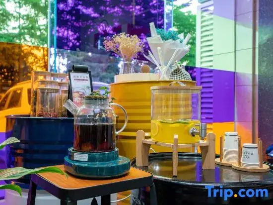Xi Fali Hotel (Nanning East Railway Station Jinqiao Bus Station)