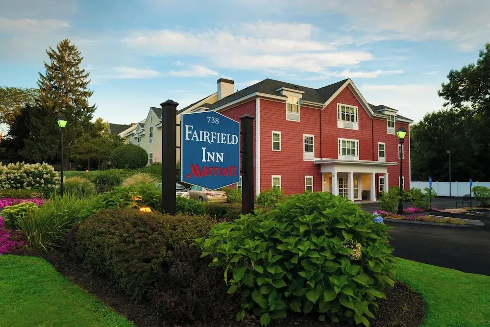 Wayside Carriage House Inn