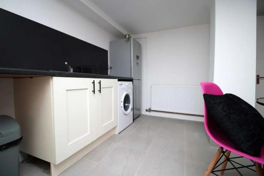 Principality House by Mia Living 3 bedroom apartment a 5 min walk to Principality Stadium