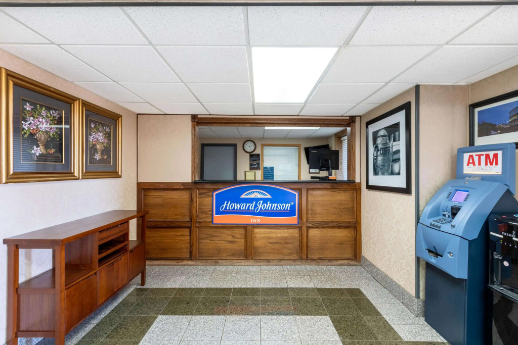 Howard Johnson by Wyndham Gillette