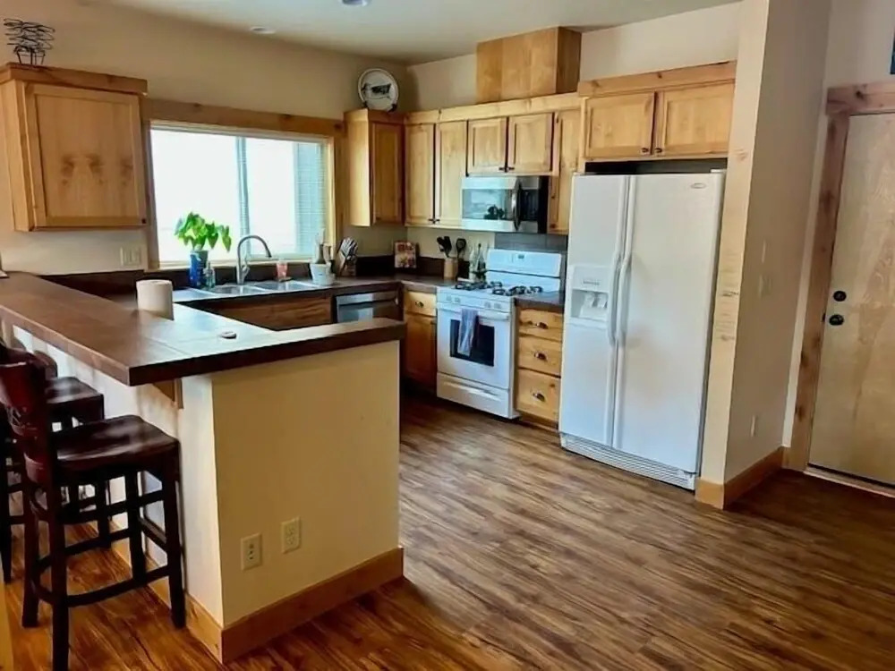 Skyliner Trails 3 Bedroom Home by RedAwning
