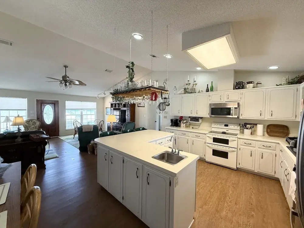 Windsail 6 Bedroom Home