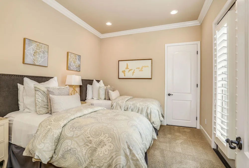 New Listing! Opulent 3-unit W/ Private Pool 7 Bedroom Home