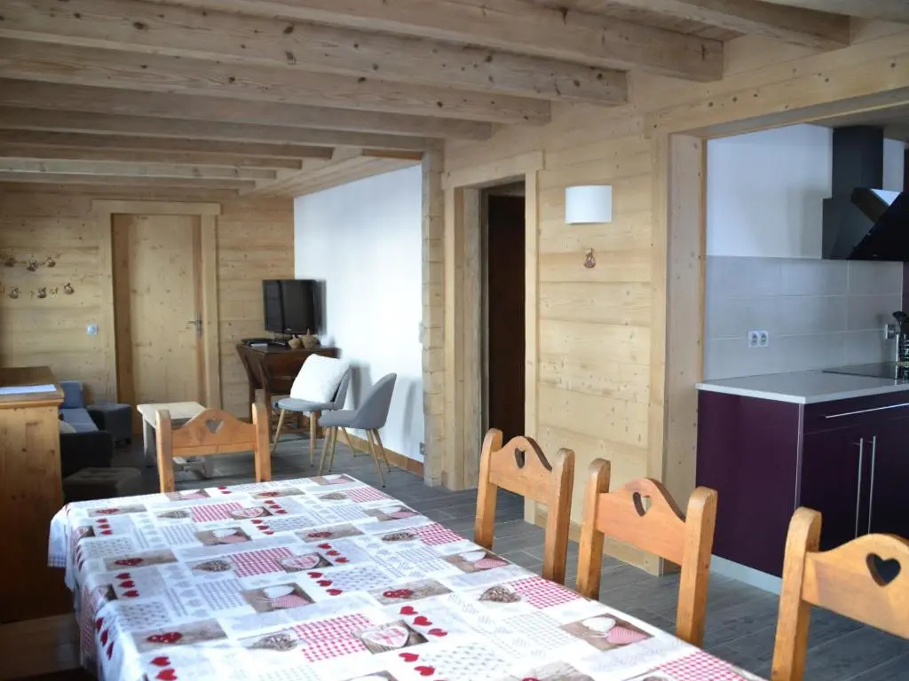 Chalet Le Grand-Bornand, 6 pièces, 10 personnes - FR-1-467-65
