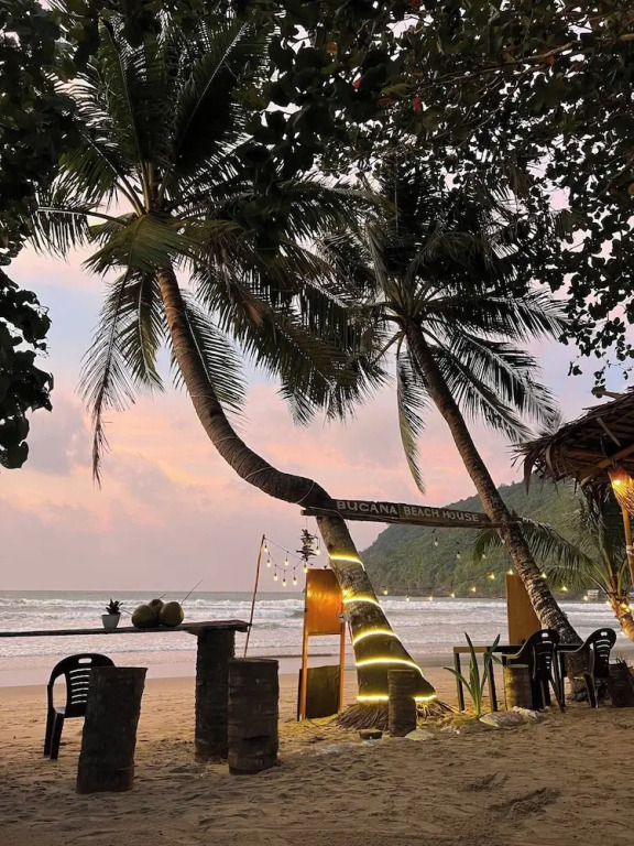The Beach House Bucana Homestay